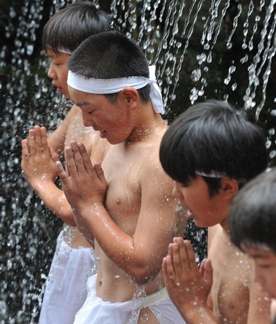 富士山山開き、ご来光に拍手