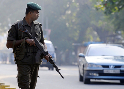 スリランカ南西部でバスが爆発、少なくとも24人が死亡