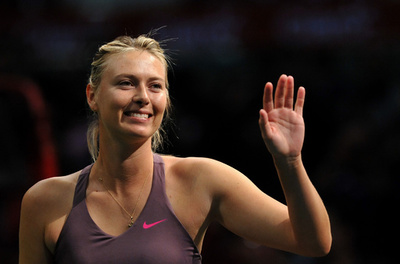 シャラポワがエキシビションに登場、復帰の「小さな一歩」を喜ぶ