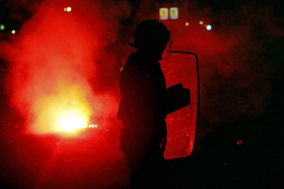 カラジッチ被告支持の集会、暴動に発展