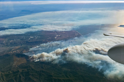 米カリフォルニア州の山火事、消防士6400人が出動