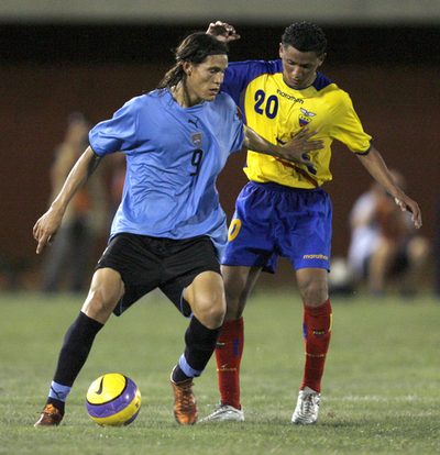 ＜サッカー 07南米ユース選手権＞ウルグアイ エクアドルを降し大会初勝利を挙げる - パラグアイ