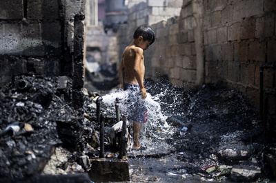 「水遊びじゃ消火できない」