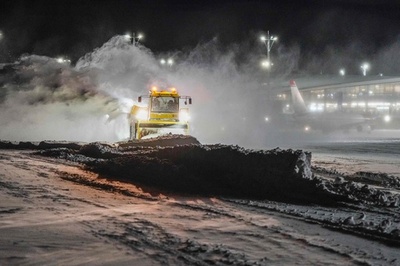 悪天候で欧州北部の交通大混乱 独ではフライト数百便欠航