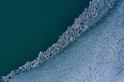 【写真特集】水温む青海湖、解氷進む