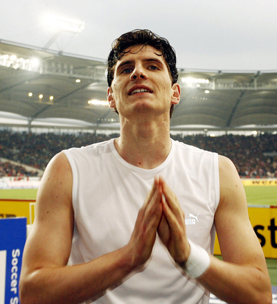 シュツットガルト ゴメスの3得点などでブレーメンに快勝