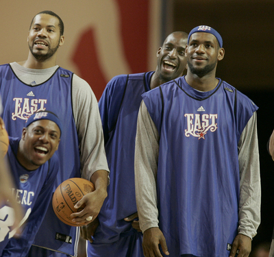 第57回・NBA・オールスター・ゲーム2008を控え出場選手らが練習を行う