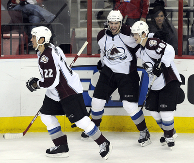 アバランチ ハリケーンズ降し連敗を止める