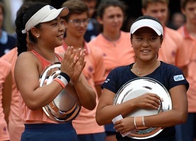 穂積/二宮組は悲願ならず、チェコ人ペアが全仏OP女子複初制覇