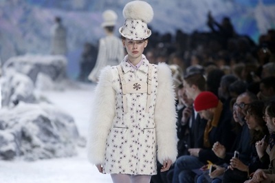 「モンクレール ガム・ルージュ」16/17年秋冬