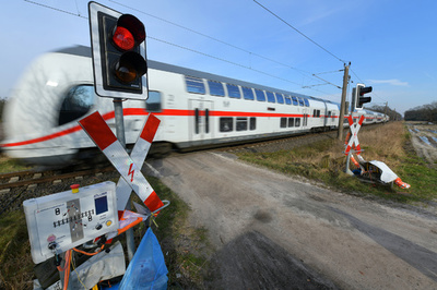 ドイツ、公共交通機関の無償化を検討 EUの大気汚染規制対策で