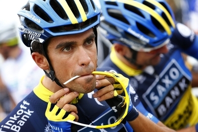 サポートする同僚と共にブエルタ制覇を目指すコンタドール