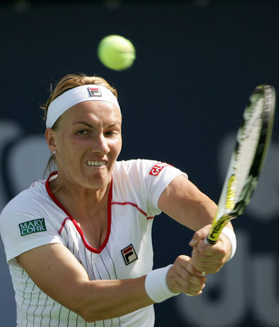 クズネツォワ モウレズモを破り準決勝進出を決める