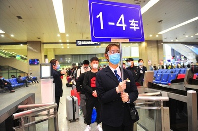 武漢が封鎖を解除、市外へ通じる道が開く 76日ぶり 中国