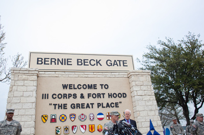 米テキサス州の軍基地でヘリ墜落、4人全員死亡