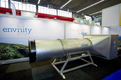 外気を浄化する「巨大空気清浄機」、オランダ