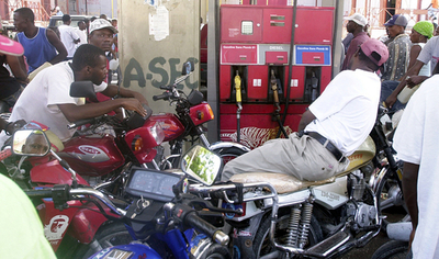 物価上昇で暴動、議会は首相の不信任案を可決　ハイチ