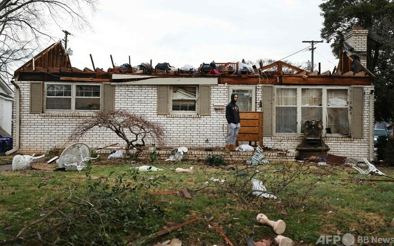 米5州で大規模な竜巻、死者100人超か