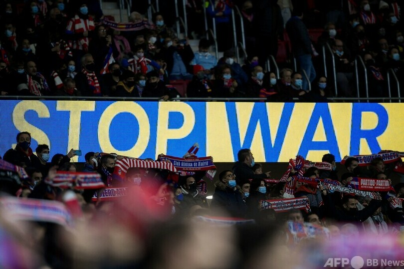 セルビアのバスケチーム、侵攻抗議の横断幕拒否 政治的利用に反対