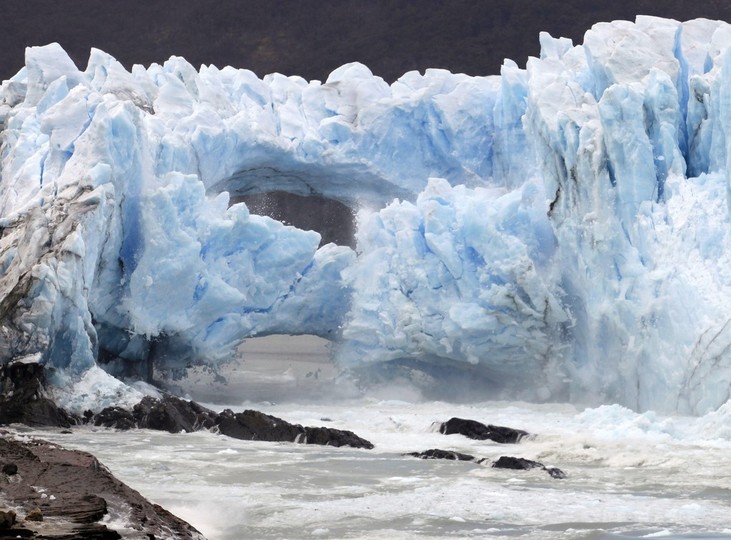崩れ落ちる氷のアーチ ペリト モレノ氷河 アルゼンチン 写真24枚 国際ニュース Afpbb News