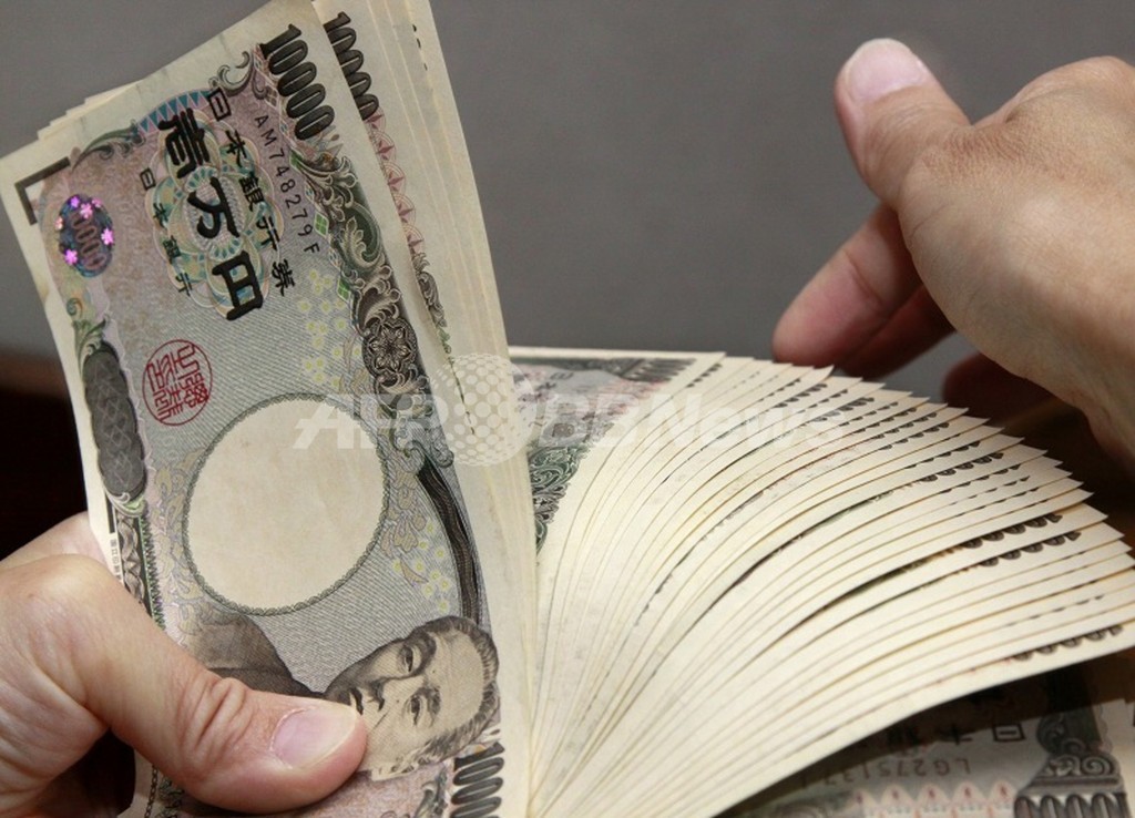 日本の借金、初めて1000兆円超える 日本の借金、初めて1000兆円超える