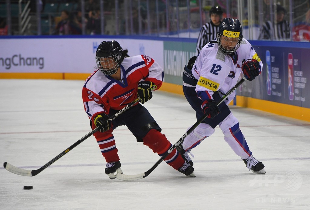 北朝鮮アイスホッケーチーム、制裁対象でスティック返却 写真1枚 国際ニュース：AFPBB News