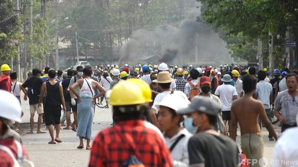 動画：ミャンマー、最大都市ヤンゴンの一部に戒厳令 デモで15人死亡