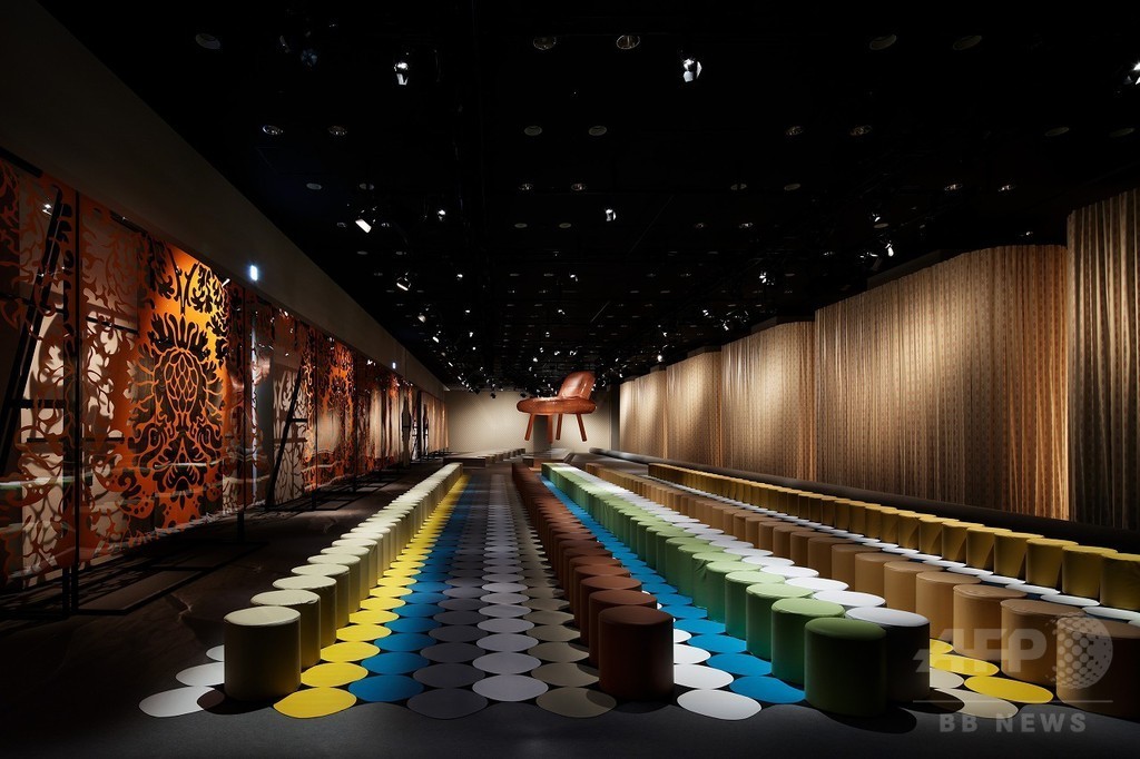 「ミュウミュウ」南青山店オープン、ショー＆パーティーを開催