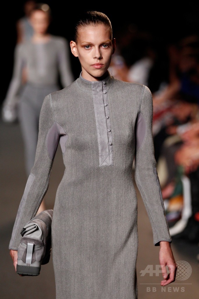 スニーカースタイルがさらに進化！？「アレキサンダー ワン」15年春夏