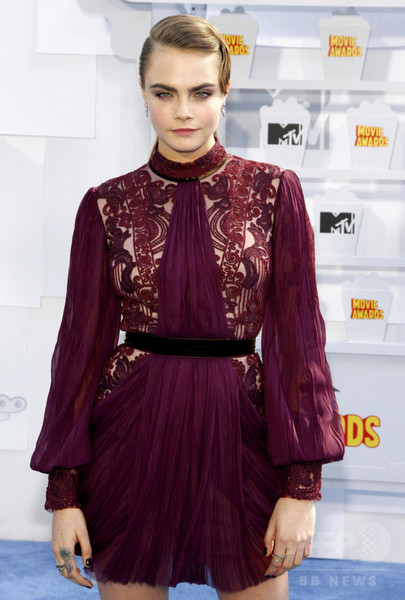 カーラ・デルヴィーニュ、“ビーガンチョコ”に夢中！