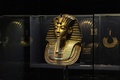 エジプト・カイロの考古学博物館に展示されている古代エジプト王ツタンカーメンの黄金のマスク（2022年9月27日撮影）。(c)Khaled DESOUKI / AFP