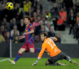 10-11スペイン1部リーグ第11節、FCバルセロナ（FC Barcelona）対ビジャレアル（Villarreal CF）で、ゴールを決めるリオネル・メッシ（Lionel Messi、2010年11月13日撮影）。(c)AFP/JOSEP LAGO