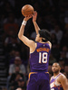 23-24NBA、フェニックス・サンズ対サンアントニオ・スパーズ。シュートを打つフェニックス・サンズの渡辺雄太（2023年11月2日撮影）。(c)Christian Petersen/Getty Images/AFP