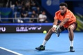 男子テニス、木下グループジャパンオープン、シングルス決勝。リターンを打つアルトゥール・フィス（2024年10月1日撮影）。(c)Philip FONG / AFP