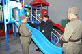 軍部隊の演習を視察する金正恩朝鮮労働党委員長。朝鮮中央通信配信（2013年3月24日配信、撮影日不明）。(c)AFP PHOTO / KCNA VIA KNS
