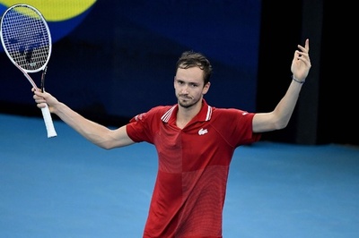 ロシアがイタリア下し4強 メドベは単複で勝利 ATPカップ