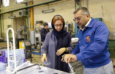 イラン製造界初の女性実業家を襲う、米トランプ政権の制裁再開