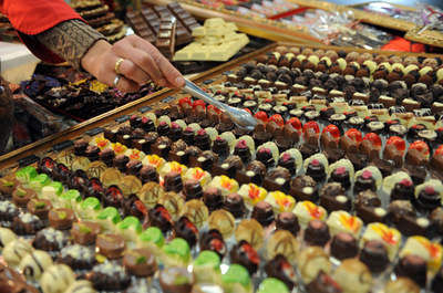 トリノで食の見本市、チーズから唐辛子まで地元の食品ずらり