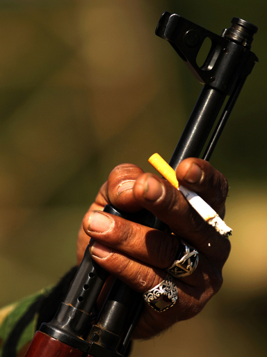 リビア飛行禁止空域設定、「安保理決議などが不可欠」 外務省