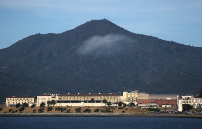 刑務所でコロナ感染者が爆発的増加、1000人超陽性 米加州