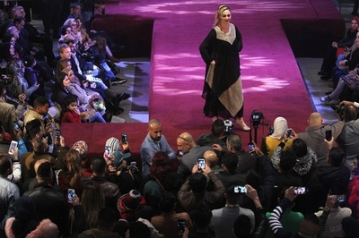 バグダッドでファッションショー、地元デザイナーが新作披露