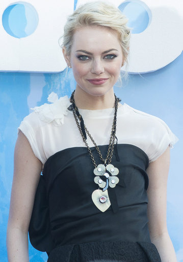 エマ・ストーン、美肌の秘訣は重曹スクラブ？！