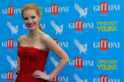 ジェシカ・チャステイン、「ドルガバ」のドレスで伊ジフォーニ映画祭出席