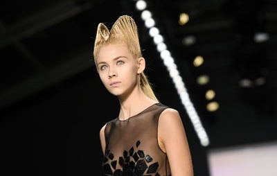 インパクトあるクリエーションに注目、ベルリン・ファッションウィーク