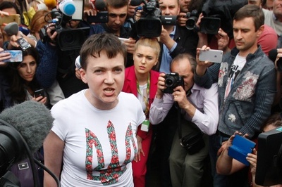 ロシア、収監のウクライナ女性パイロットを釈放 捕虜交換で