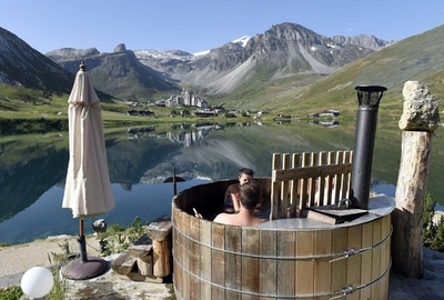 スキーリゾートの美しい夏、仏ティーニュ