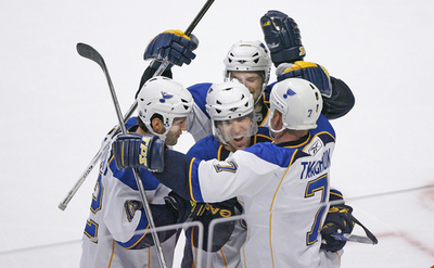 ブルース ブラックホークスを下し連敗脱出