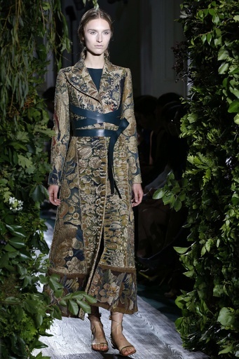 古き良き芸術を現代風にアレンジ、「ヴァレンティノ」14/15年秋冬オートクチュール