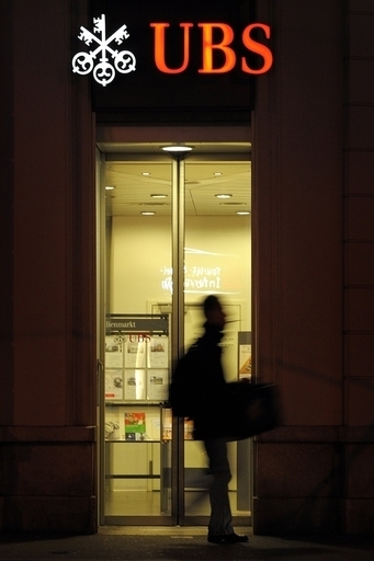 米巨額脱税ほう助で、FBIがスイスUBS調査へ