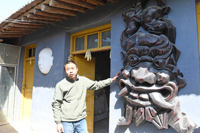 「三国志」も「水滸伝」も 追儺（ついな）面作り続け1700個 甘粛